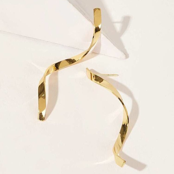 Jewelry - 💕3/$30 Spiral Bar Stud Earrings